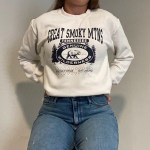 White Smoky Mountains Gildan Crew Neck